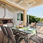 Erato With Private Swimming Pool