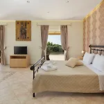 Villa Erato With Private Swimming Pool *