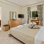 Villa Erato With Private Swimming Pool *