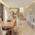 Erato With Private Swimming Pool