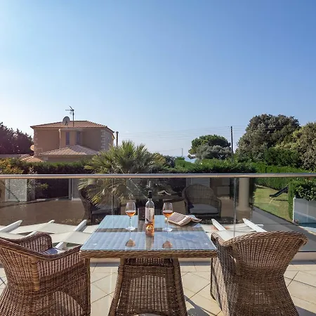 فيلة Erato With Private Swimming Pool Halikounas