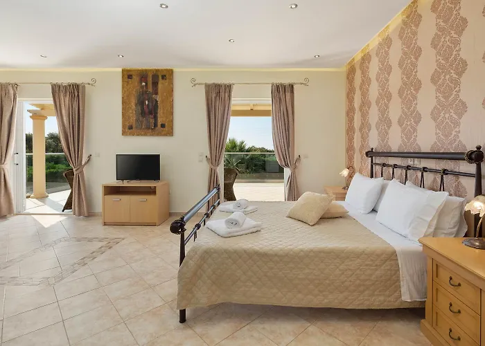 Villa Erato With Private Swimming Pool *
