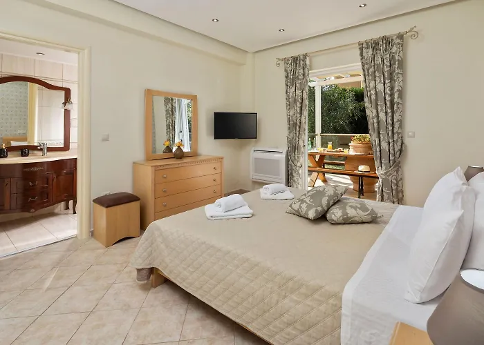 Villa Erato With Private Swimming Pool *