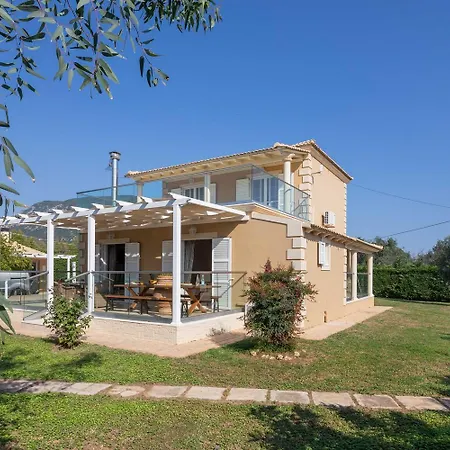 Erato With Private Swimming Pool فيلة *