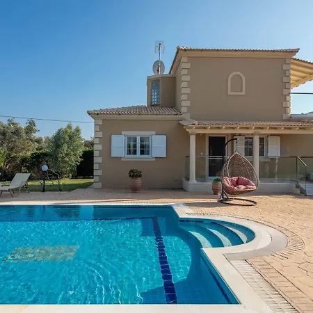 Erato With Private Swimming Pool