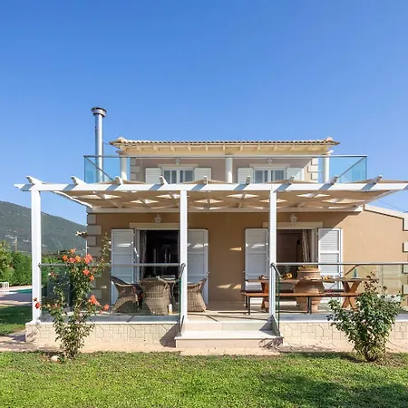 Erato With Private Swimming Pool فيلة