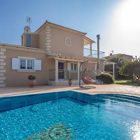 Erato With Private Swimming Pool فيلة *