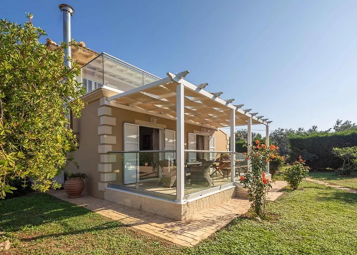 Erato With Private Swimming Pool