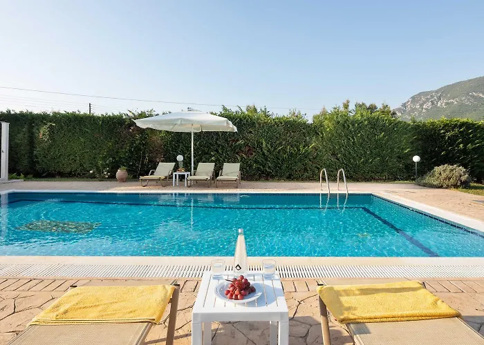 Erato With Private Swimming Pool فيلة *