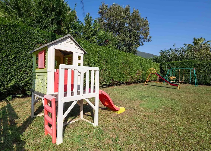 فيلة Erato With Private Swimming Pool *