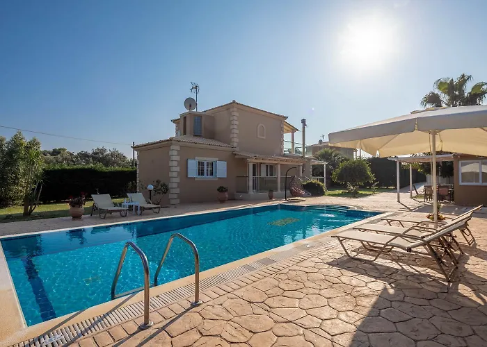 Erato With Private Swimming Pool فيلة Halikounas