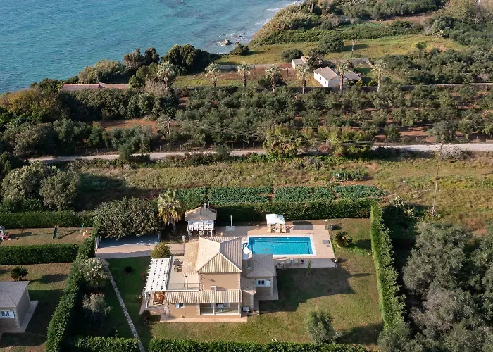 Erato With Private Swimming Pool Halikounas