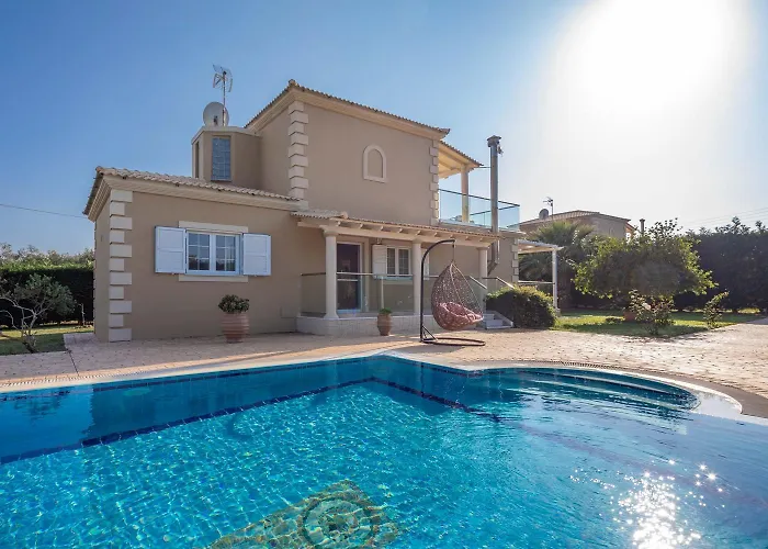 Erato With Private Swimming Pool فيلة *