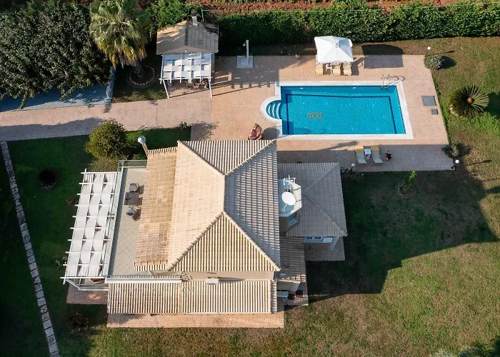 Erato With Private Swimming Pool فيلة Halikounas