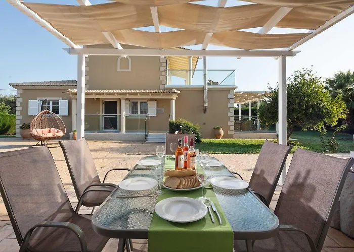 فيلة Erato With Private Swimming Pool Halikounas