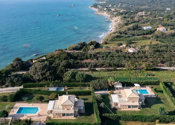 Erato With Private Swimming Pool فيلة
