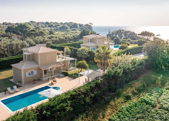 Erato With Private Swimming Pool فيلة *