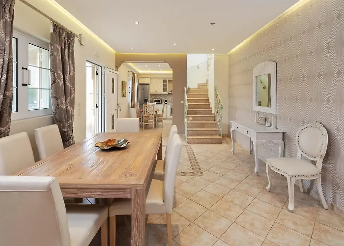 Erato With Private Swimming Pool