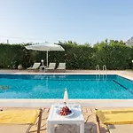 Erato With Private Swimming Pool ヴィラ *