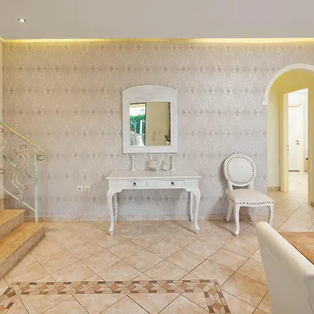 Erato With Private Swimming Pool Villa