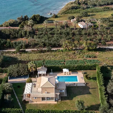 Erato With Private Swimming Pool Halikounas