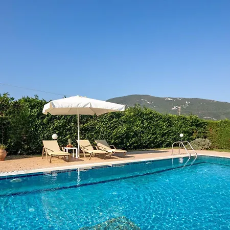 Erato With Private Swimming Pool